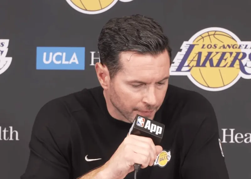 星空体育app-雷迪克全文采访：球队传球次数不足，詹姆斯为球队拼尽全力